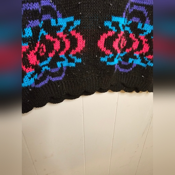 Vintage 80s Sweater Black Abstract - Picture 3 of 9